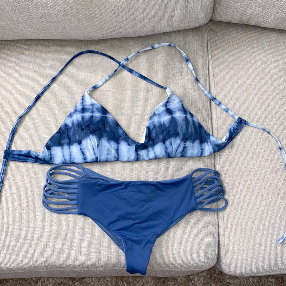 RVCA bikini with reversible bottoms